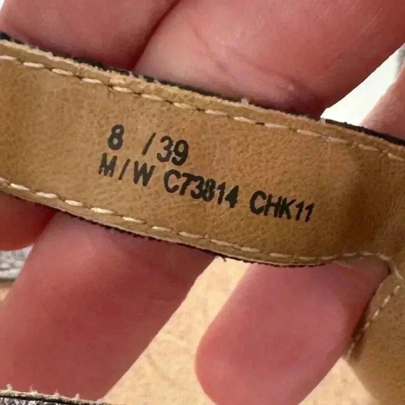 Boc born concepts sandals 8 39 pewter  metallic faux leather vegan t-straps - Picture 10 of 14